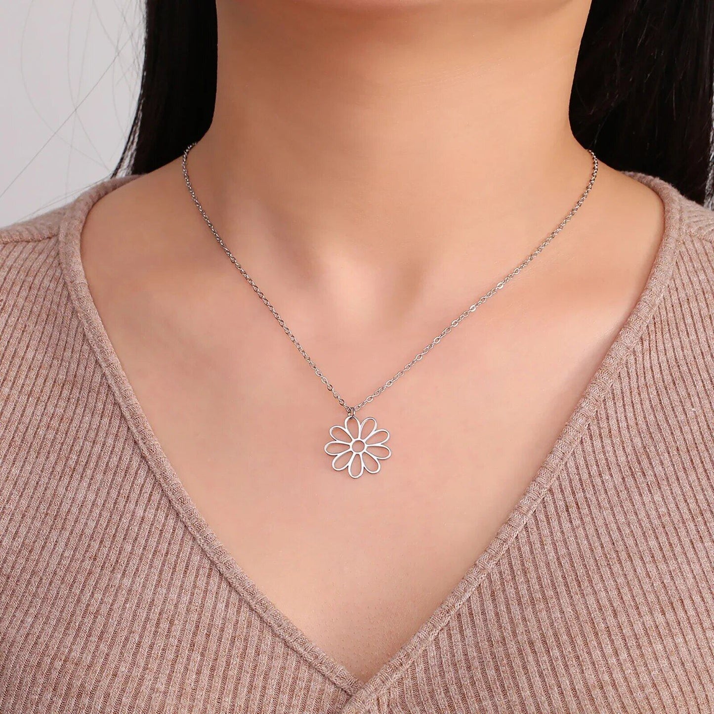 Flower Pendant Necklace
